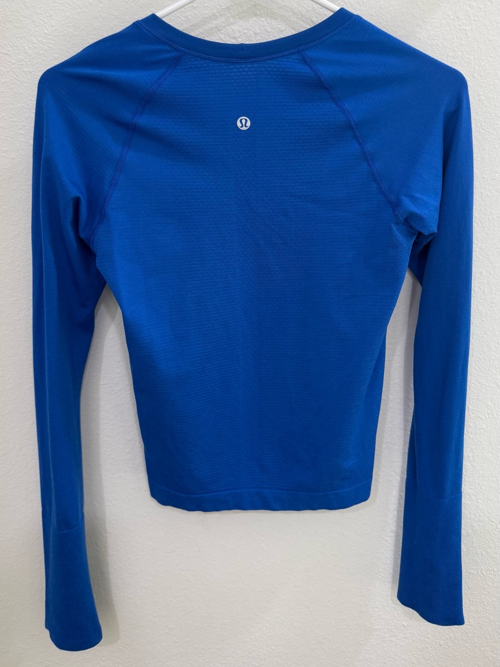 Lululemon Swiftly Tech Long Sleeve 2.0 – Waist Length – Size 4